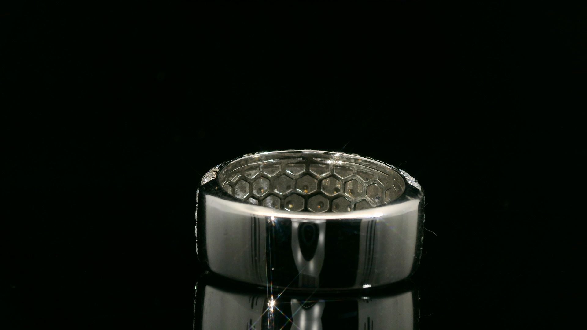 10mm Round Cut Diamond Ring