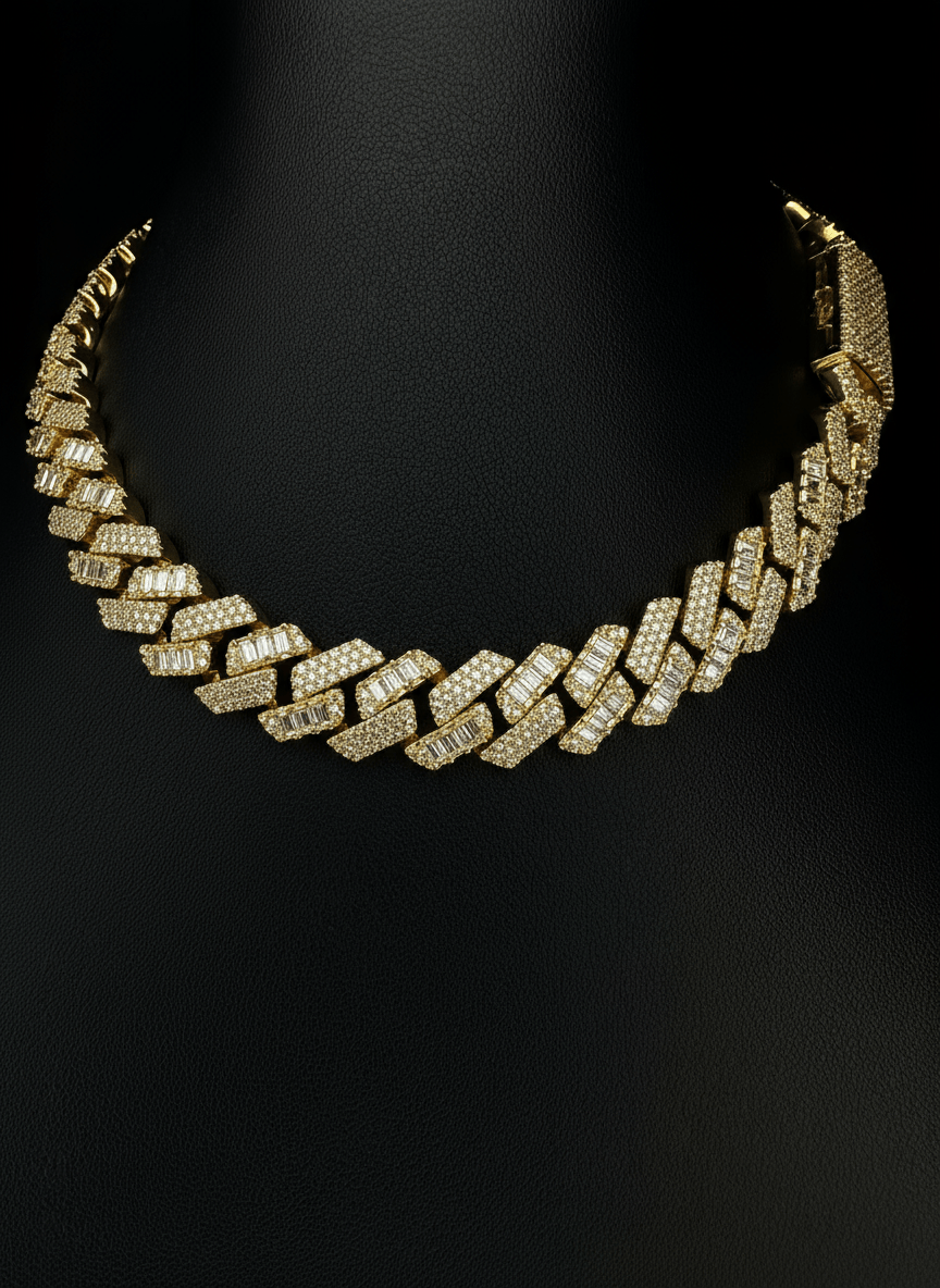 15mm Emerald and Round Cut Moissanite Cuban Chain