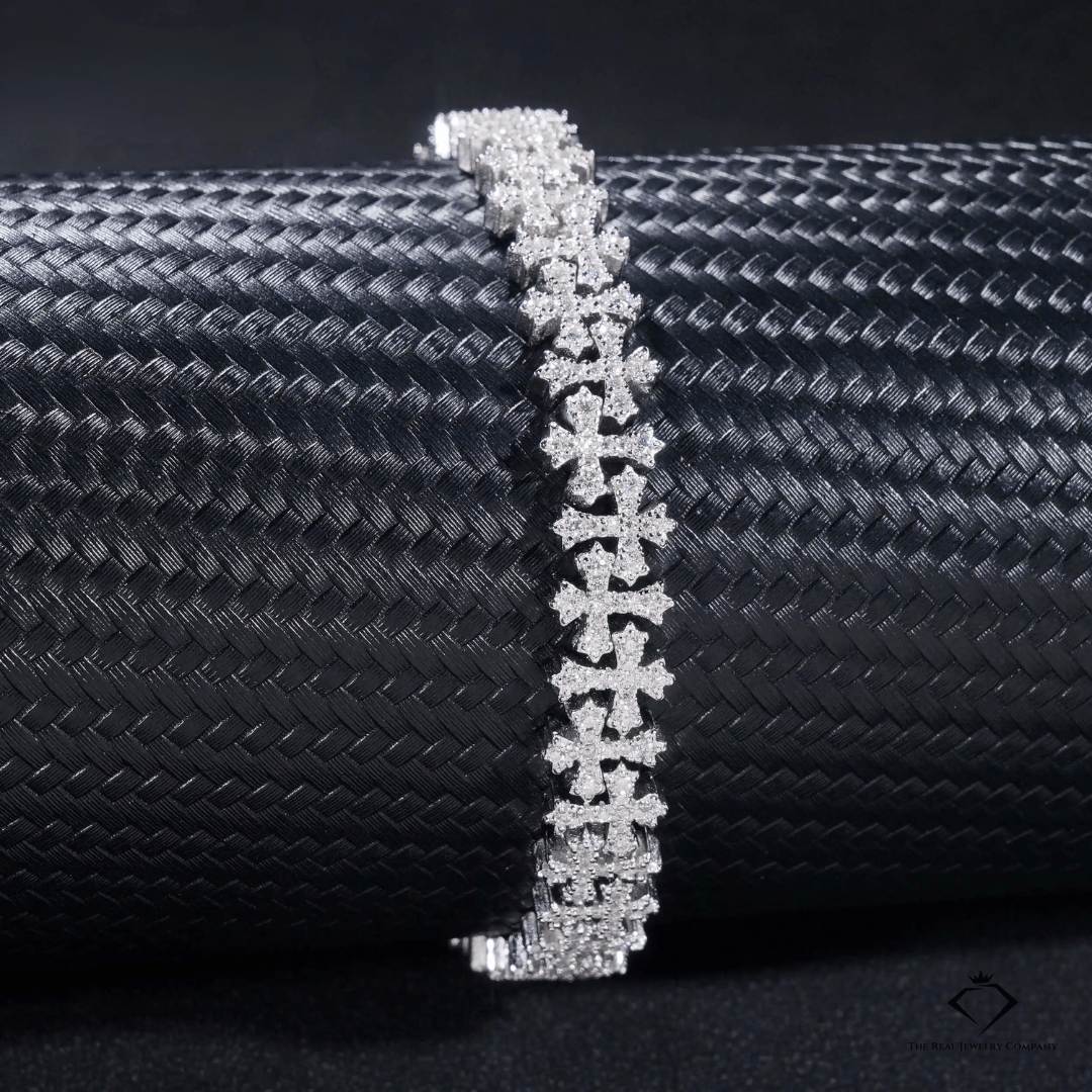 Cuban Crossfire – 925 Silver VVS Moissanite Cuban Link Cross Bracelet