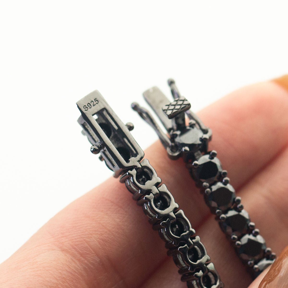 4mm Black Moissanite Tennis Bracelet - The Real Jewelry CompanyThe Real Jewelry CompanyBracelets