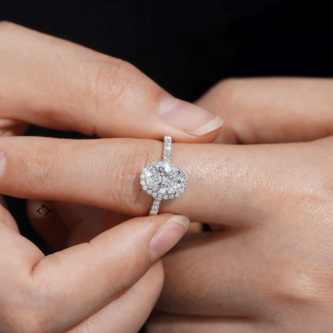 14K Lab Diamond Halo Engagement Ring – VVS2 Oval Brilliance