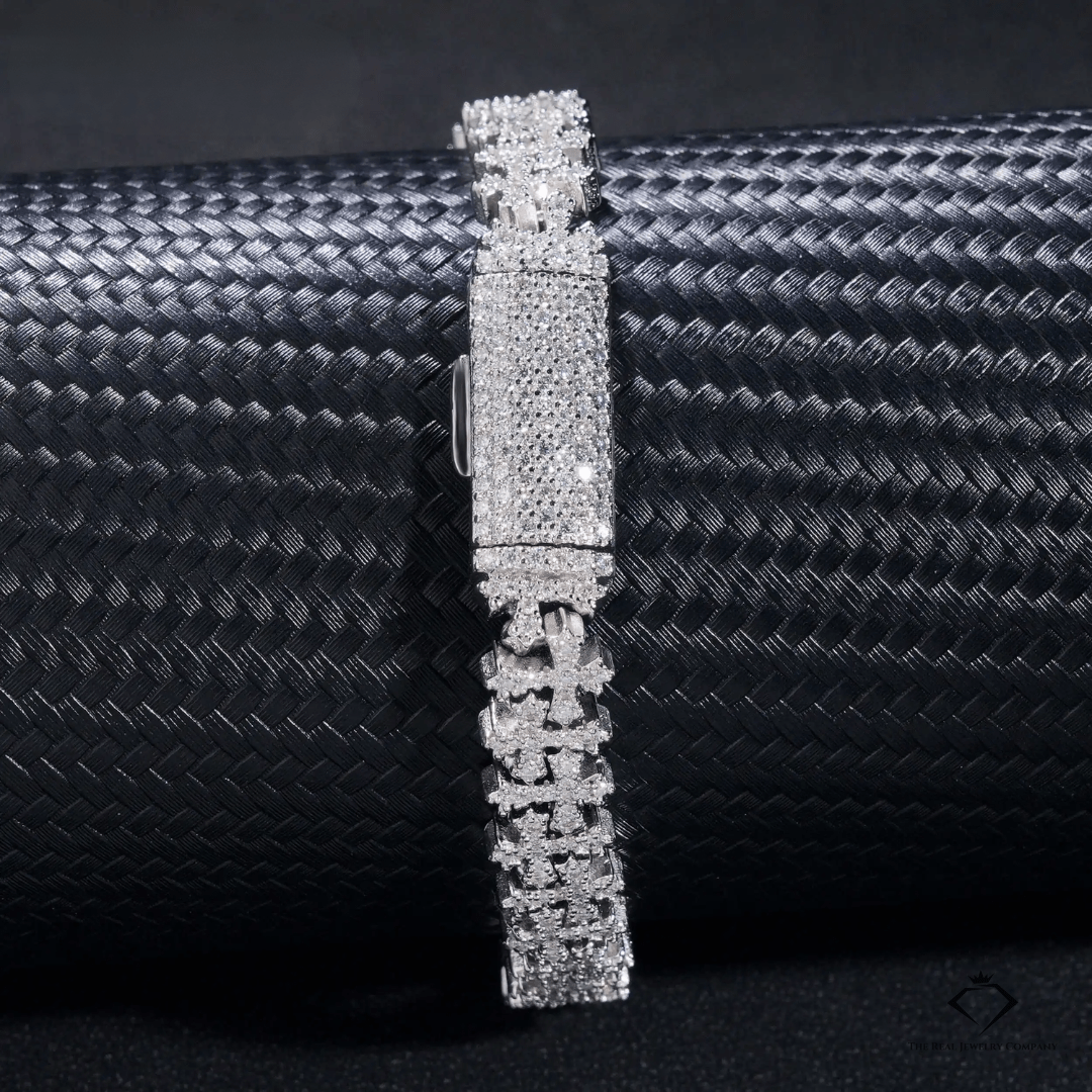 Cuban Crossfire – 925 Silver VVS Moissanite Cuban Link Cross Bracelet