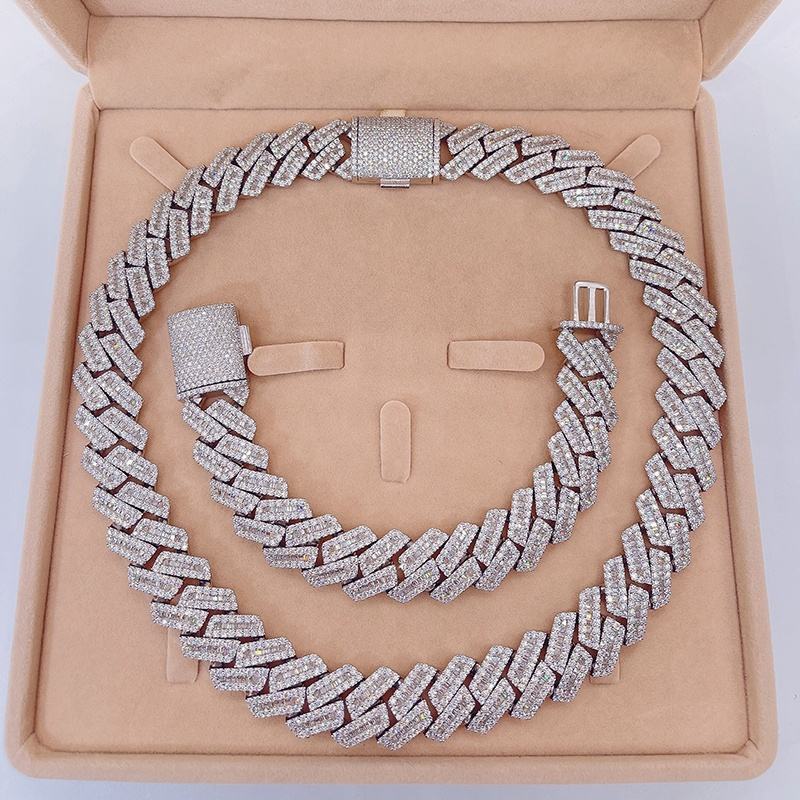18MM Baguette Moissanite Cuban Bracelet - The Real Jewelry CompanyThe Real Jewelry CompanyBracelets