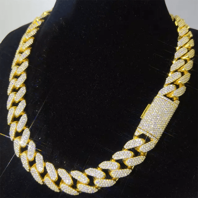 18MM Moissanite Cuban Link Chain - The Real Jewelry CompanyThe Real Jewelry Company