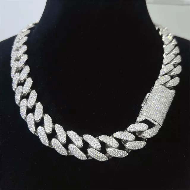 18MM Moissanite Cuban Link Chain - The Real Jewelry CompanyThe Real Jewelry Company