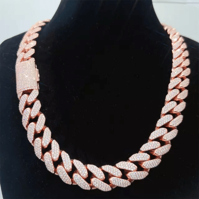 18MM Moissanite Cuban Link Chain - The Real Jewelry CompanyThe Real Jewelry Company