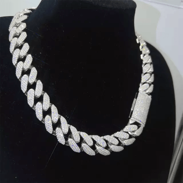 18MM Moissanite Cuban Link Chain - The Real Jewelry CompanyThe Real Jewelry Company