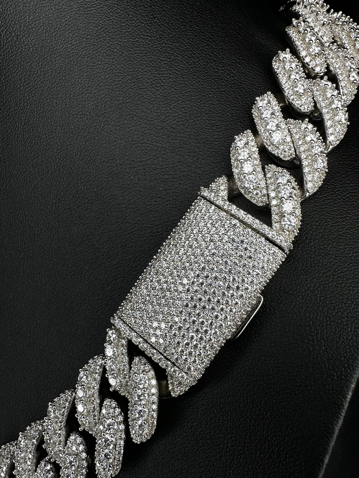 20MM Moissanite 3-D Halo Cuban Chain - The Real Jewelry CompanyThe Real Jewelry CompanyNecklaces