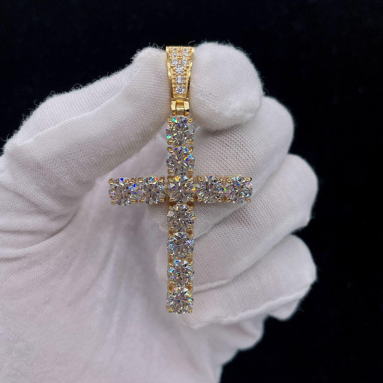 Moissanite Cross Pendant - The Real Jewelry CompanyThe Real Jewelry CompanyCharms & Pendants